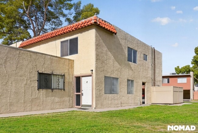 Building Photo - 6640 Calle Ln