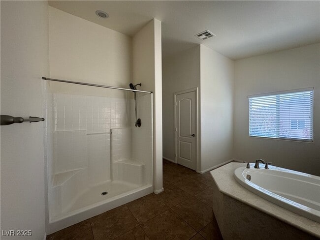 Building Photo - 9241 Forest Meadows Ave