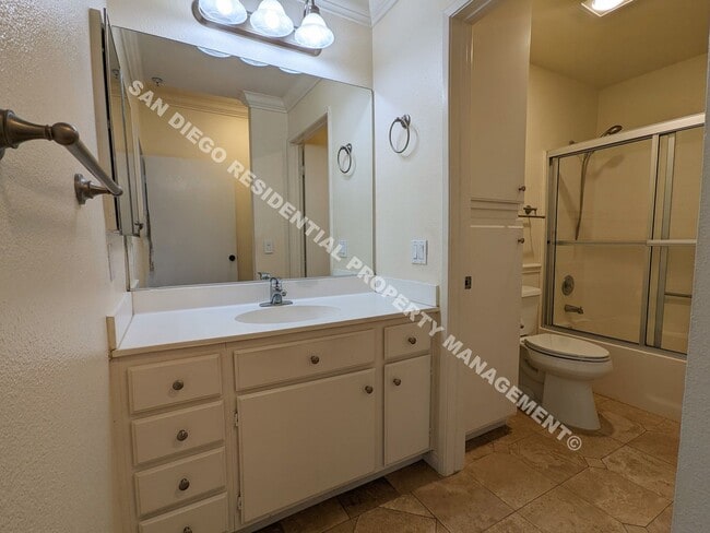 Building Photo - Incredible Two Bed, Two Bath, Condo in Lux...