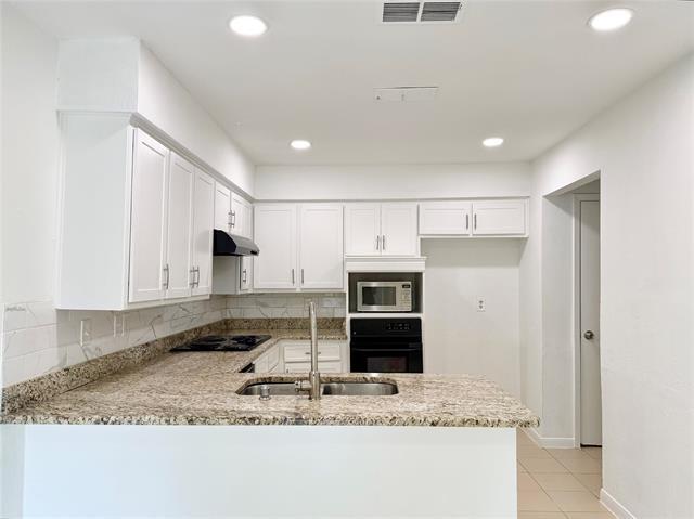 Building Photo - 3100 Townbluff Dr