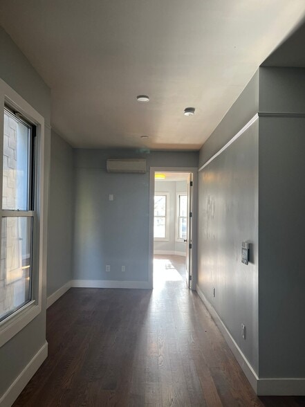 Building Photo - 113 Duncan Ave