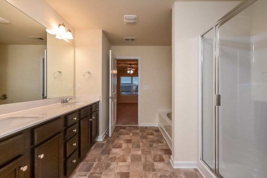 Building Photo - 437 Culloden Moor Dr