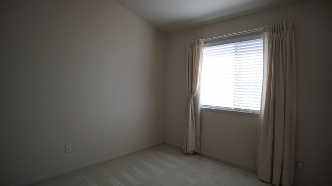 Building Photo - 1323 Chessington Dr