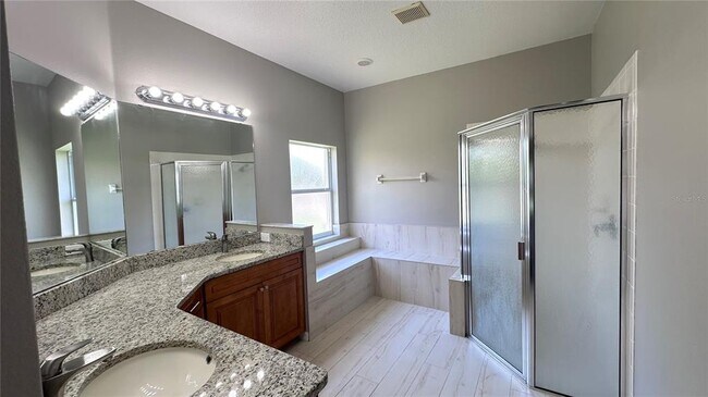 Building Photo - 3545 Sunset Isles Blvd