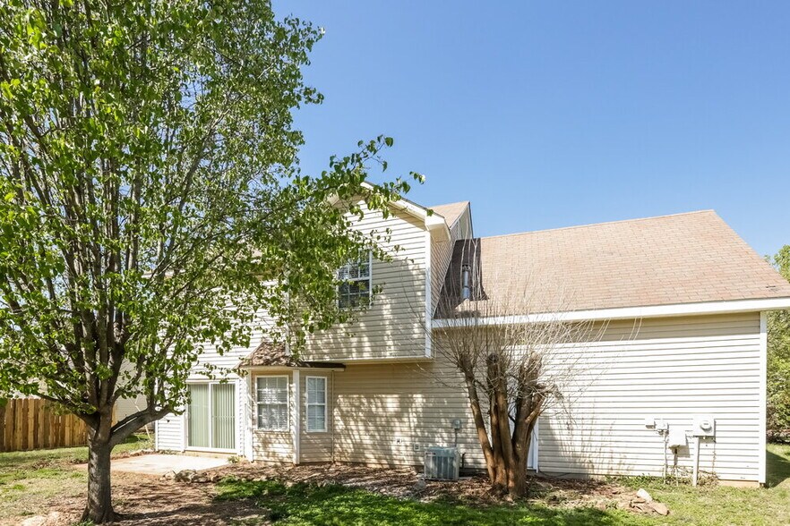 Building Photo - 4204 Runaway Cir