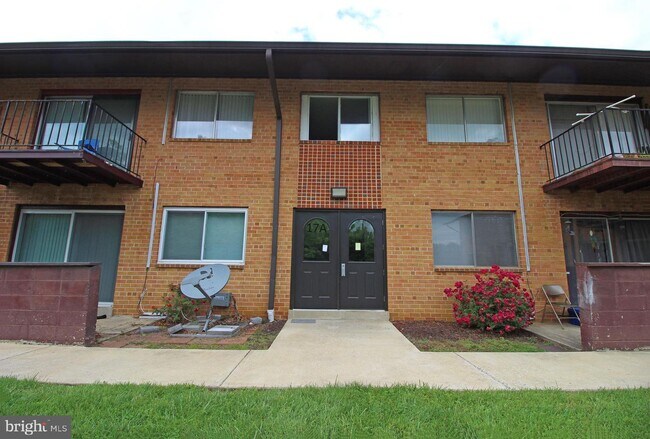 Building Photo - 17A Water St