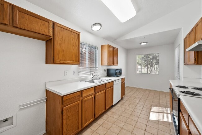 Building Photo - 8080 N Tackroom Ln