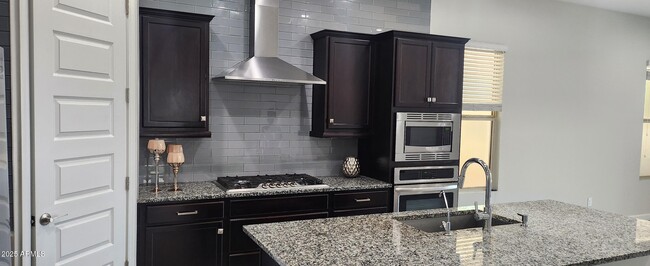 Building Photo - 6621 E Villa Rita Dr