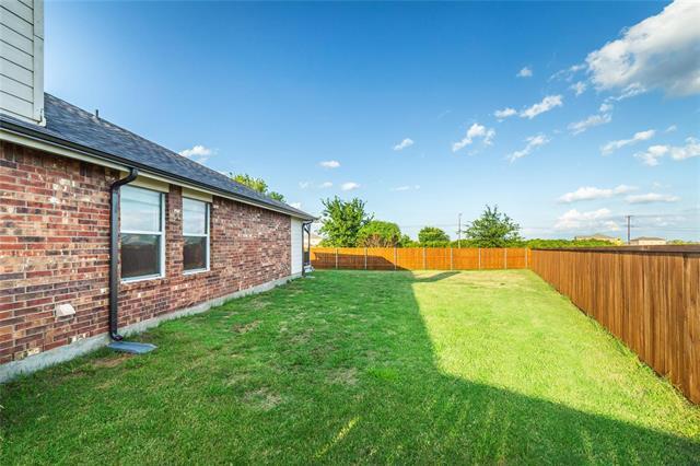 Building Photo - 100 Scarlet View