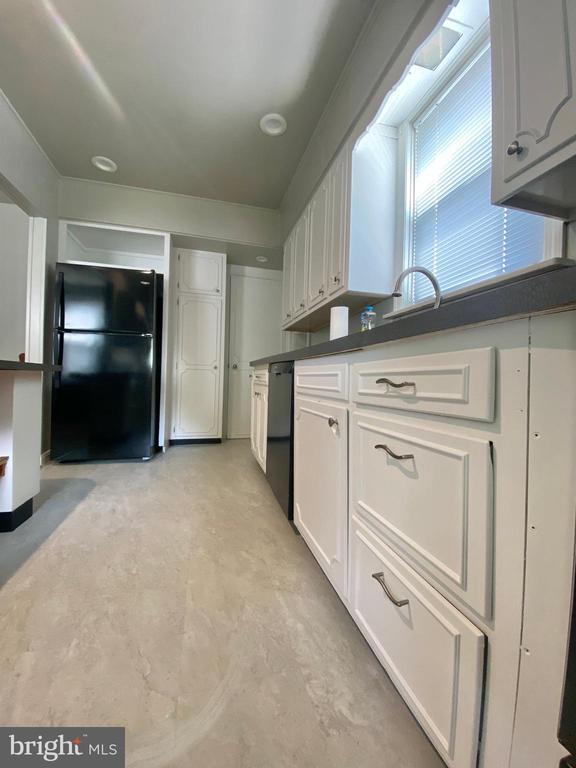 Building Photo - 404 New Rd