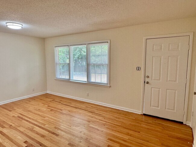 Building Photo - Charming 3-Bedroom Home with Oversized Patio