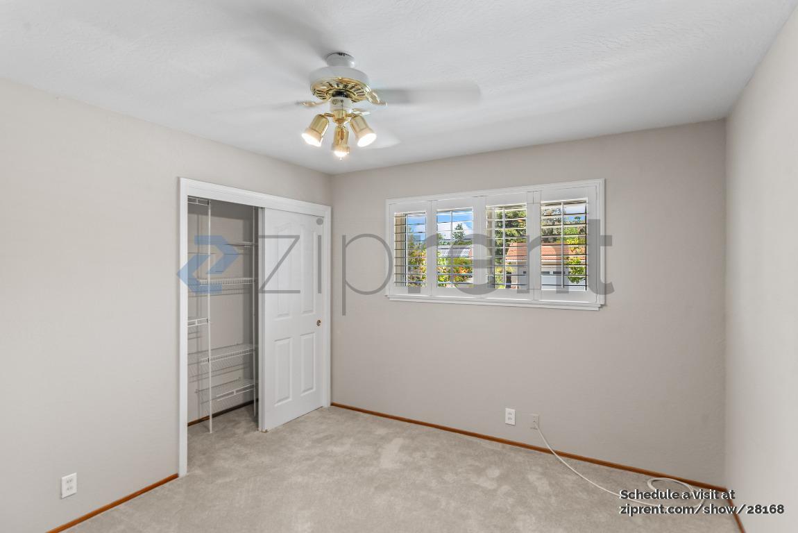 Building Photo - 2010 Helena Way