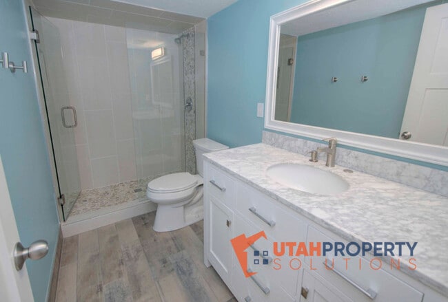 Building Photo - 4963 W Sarasota Ln