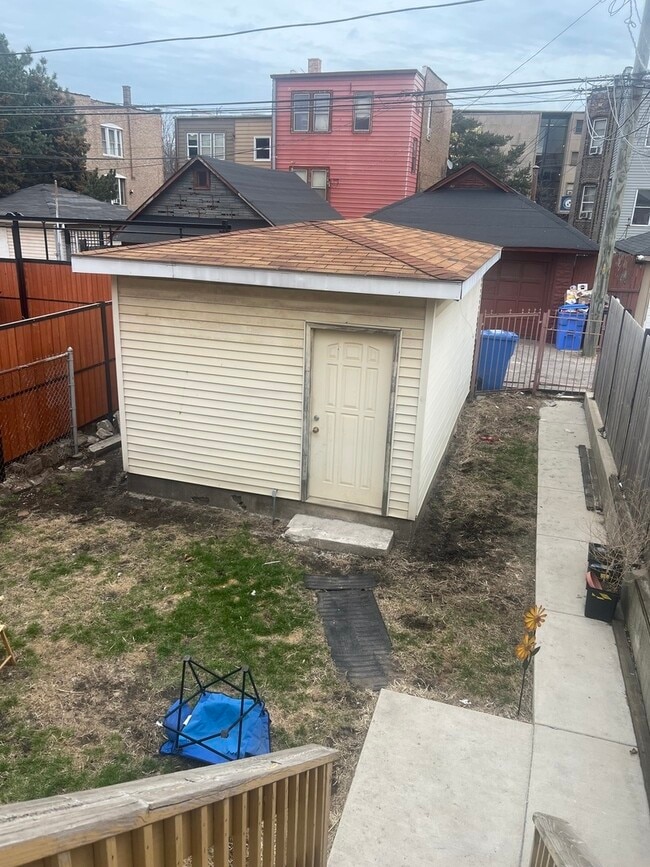 Building Photo - 10143 S Ave L