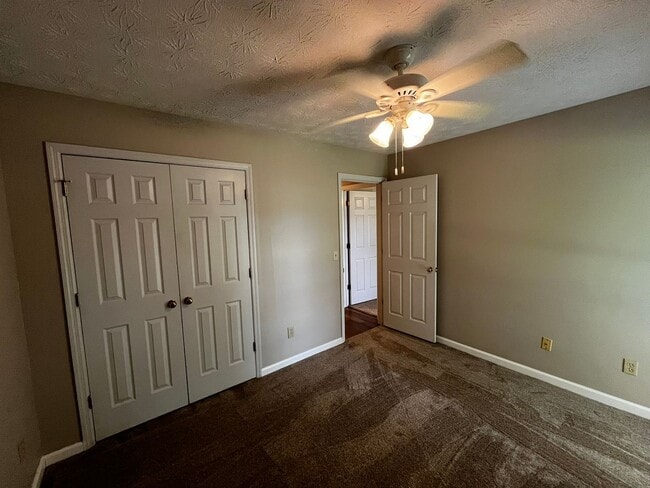 Building Photo - Blending Relaxation & Sophistication to Cr...