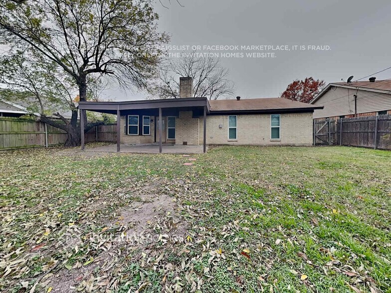 Building Photo - 1000 Pebblecreek Dr