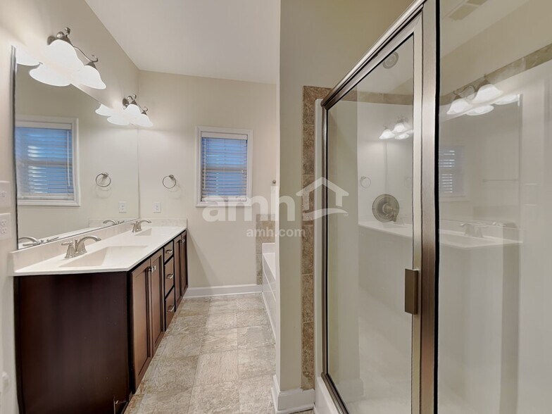 Building Photo - 232 Lanier Pl