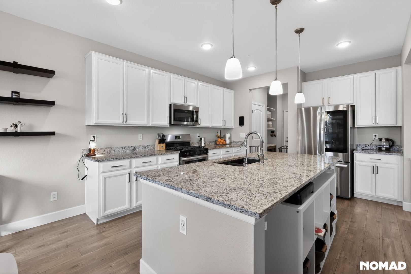 Building Photo - 15627 Kitchener Way