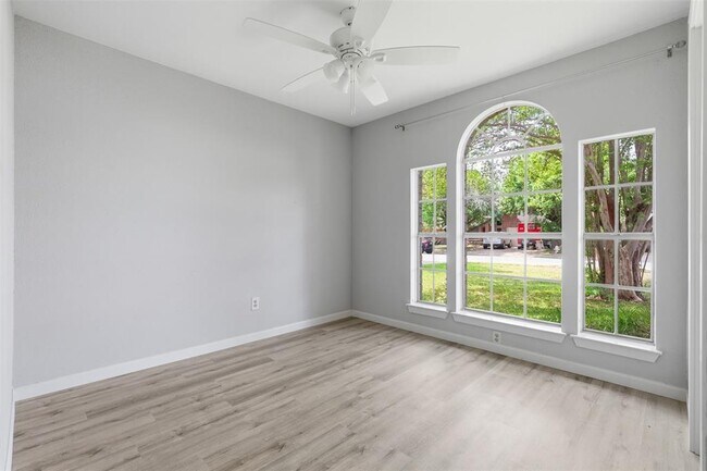 Building Photo - 508 Battlecreek Ln