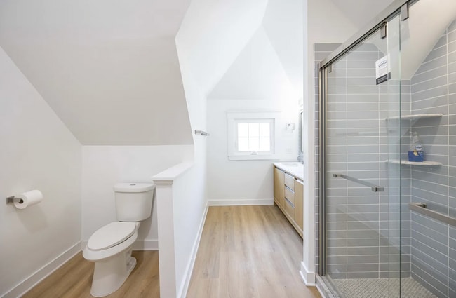 Building Photo - 1496 E 107th St