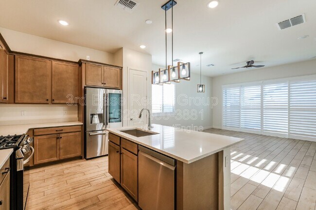 Building Photo - 20363 W Sells Dr