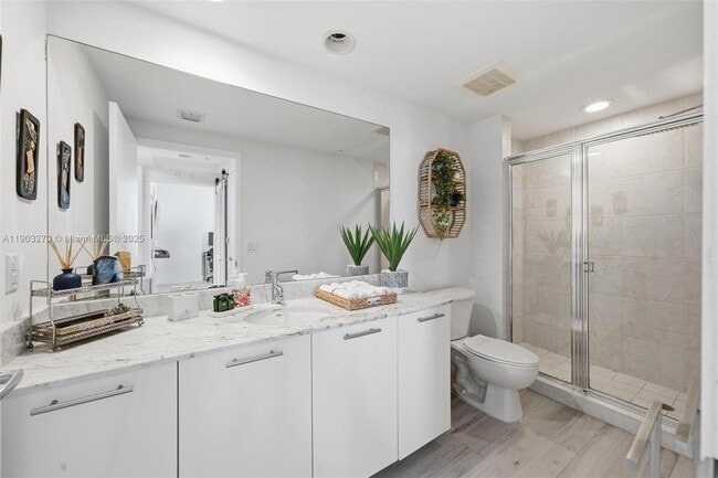 Building Photo - 951 Brickell Ave