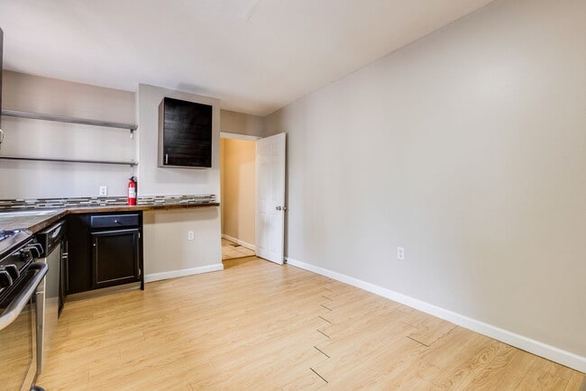 Building Photo - 2318 Leticoe St