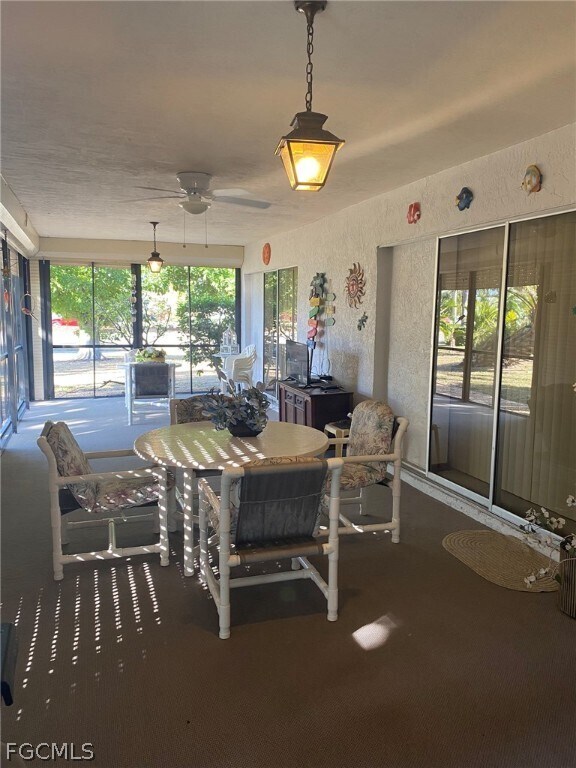 Building Photo - 904 SE 18th St