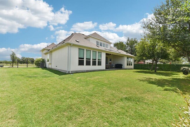 Building Photo - 1104 Scenic Oaks Dr