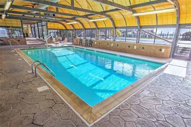 Building Photo - 405 Thames St