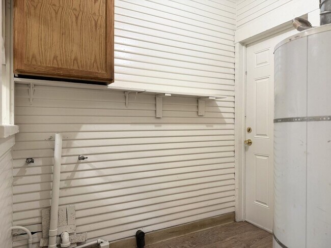 Building Photo - 860w22nd