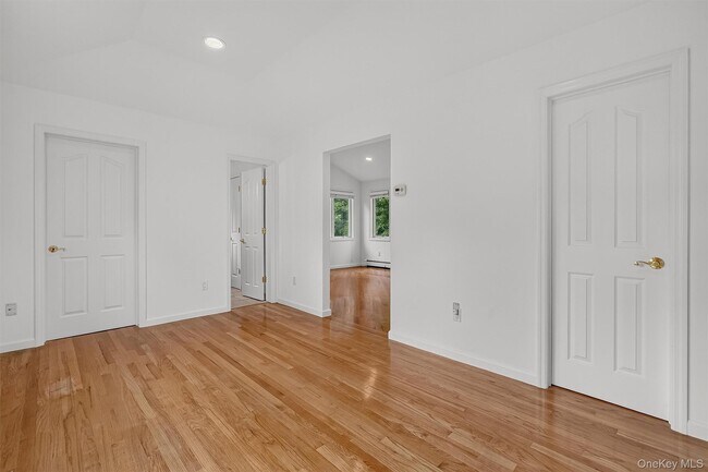 Building Photo - 234 Betsy Ross Dr