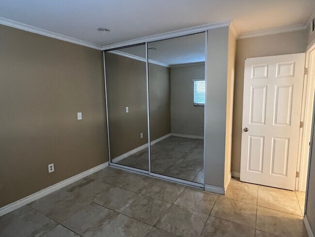 Building Photo - 18501 Vidora Dr