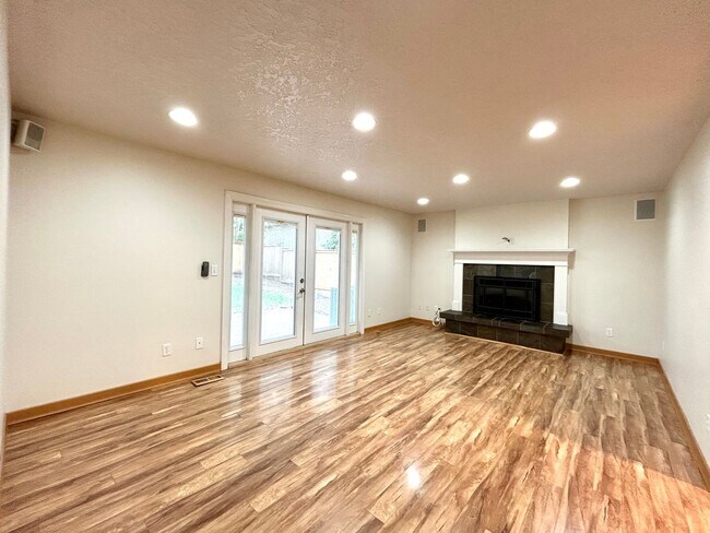 Building Photo - One Of The Top Rated Gems Of 2026: Serene 3 Bed + Bonus Room, 2.5 Bath Spacious House!