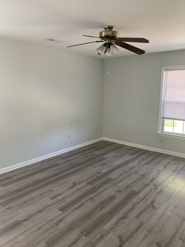 Building Photo - 945 Pink Star Ct