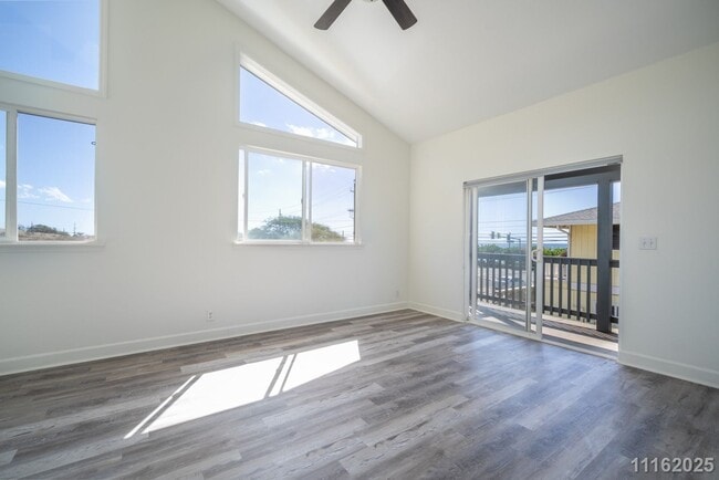 Building Photo - West Side Paradise – Updated 3-Bed, 2-Bath Upstairs Unit