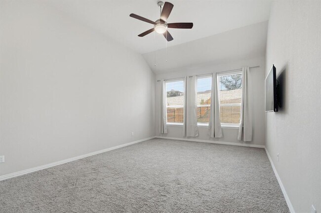 Building Photo - 1009 Calendula Trl