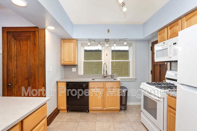 Building Photo - 1164 Randolph Ave