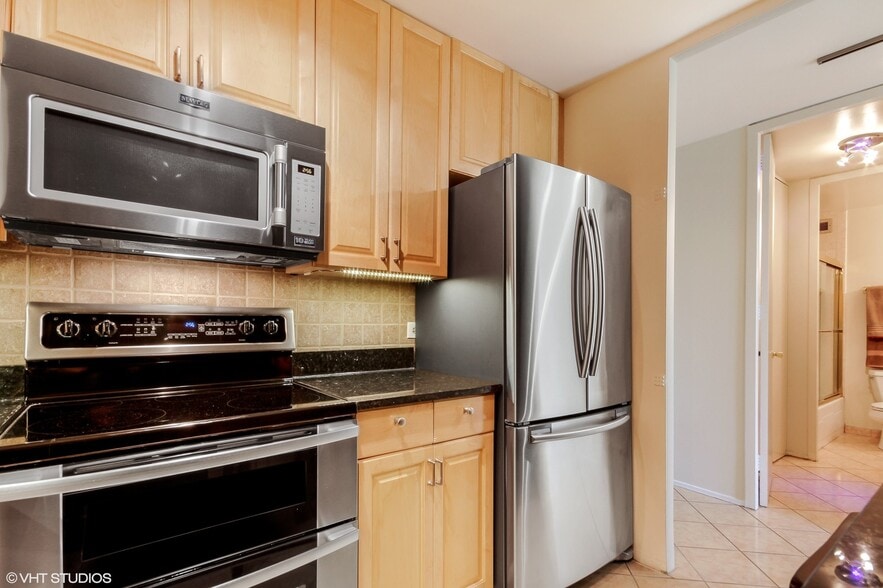 Building Photo - 1030 N State St