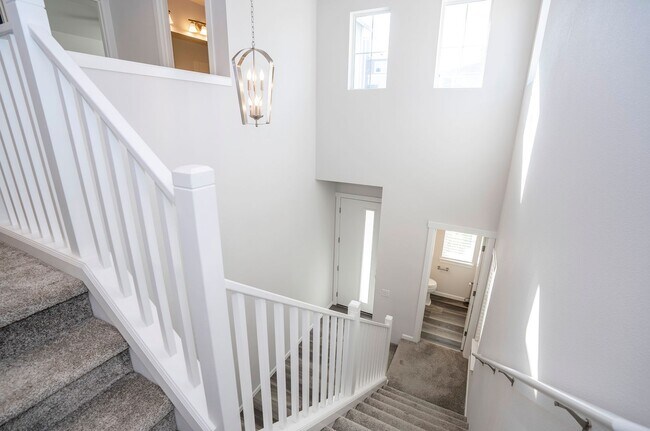 Building Photo - Newer 3-Bed Edgewood Home with A/C, Loft, ...