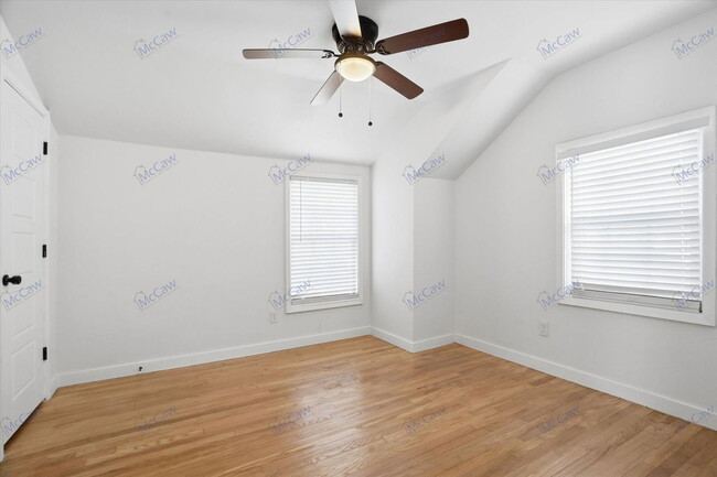 Building Photo - 2228 Goldenrod Ave