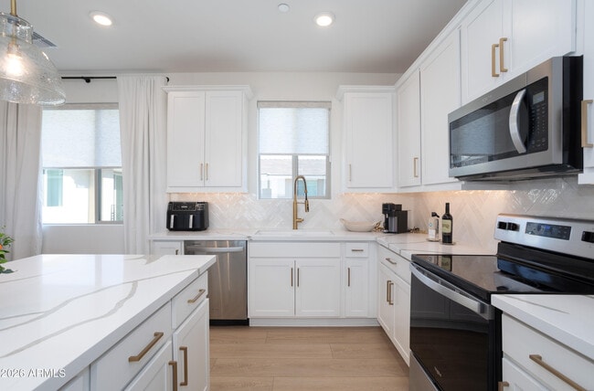 Building Photo - 2121 W Sonoran Desert Dr