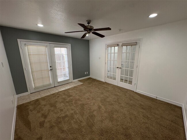 Building Photo - 3710 Sherwood Ln