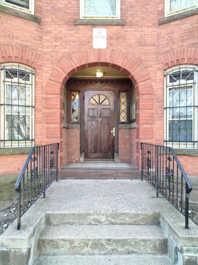 Building Photo - 407 Wethers Field Ave