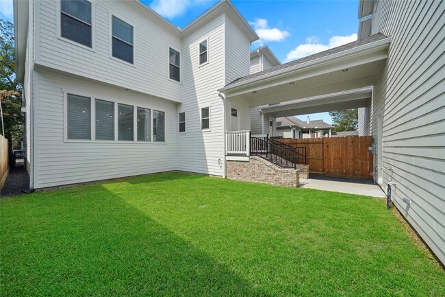 Primary Photo - 914 Waverly St