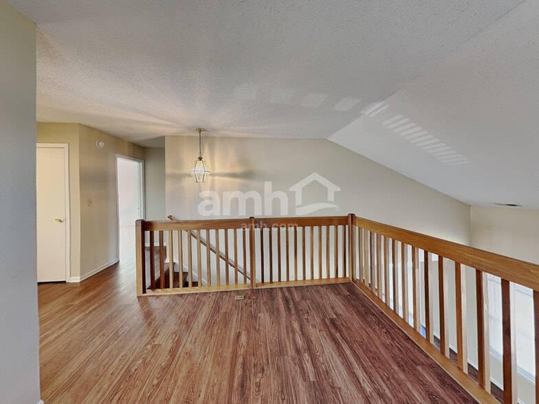 Building Photo - 7703 Vincent Ct