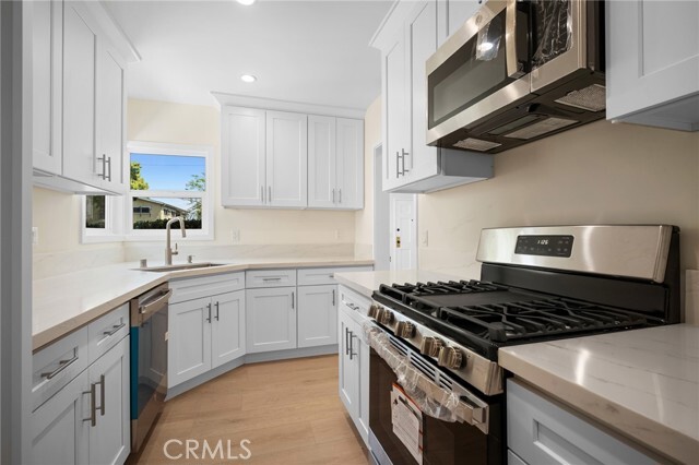 Building Photo - 1007 W Angeleno Ave