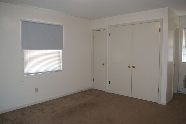 Building Photo - 207 Highview Ave