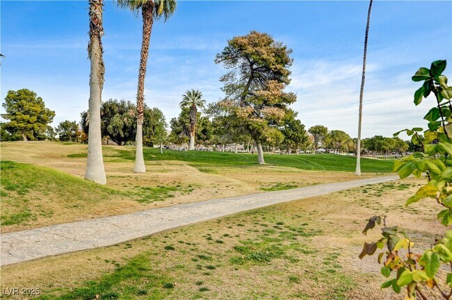 Building Photo - 1914 Ottawa Dr