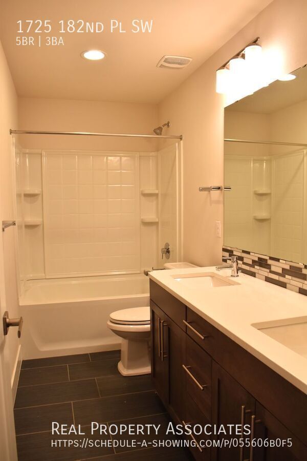 Building Photo - 1725 182nd Pl SW